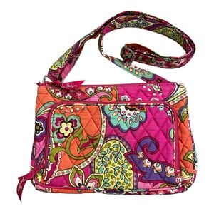 Vera Bradley Pink Swirls
Paisley Crossbody Hipster
Purse Adjustable Strap
